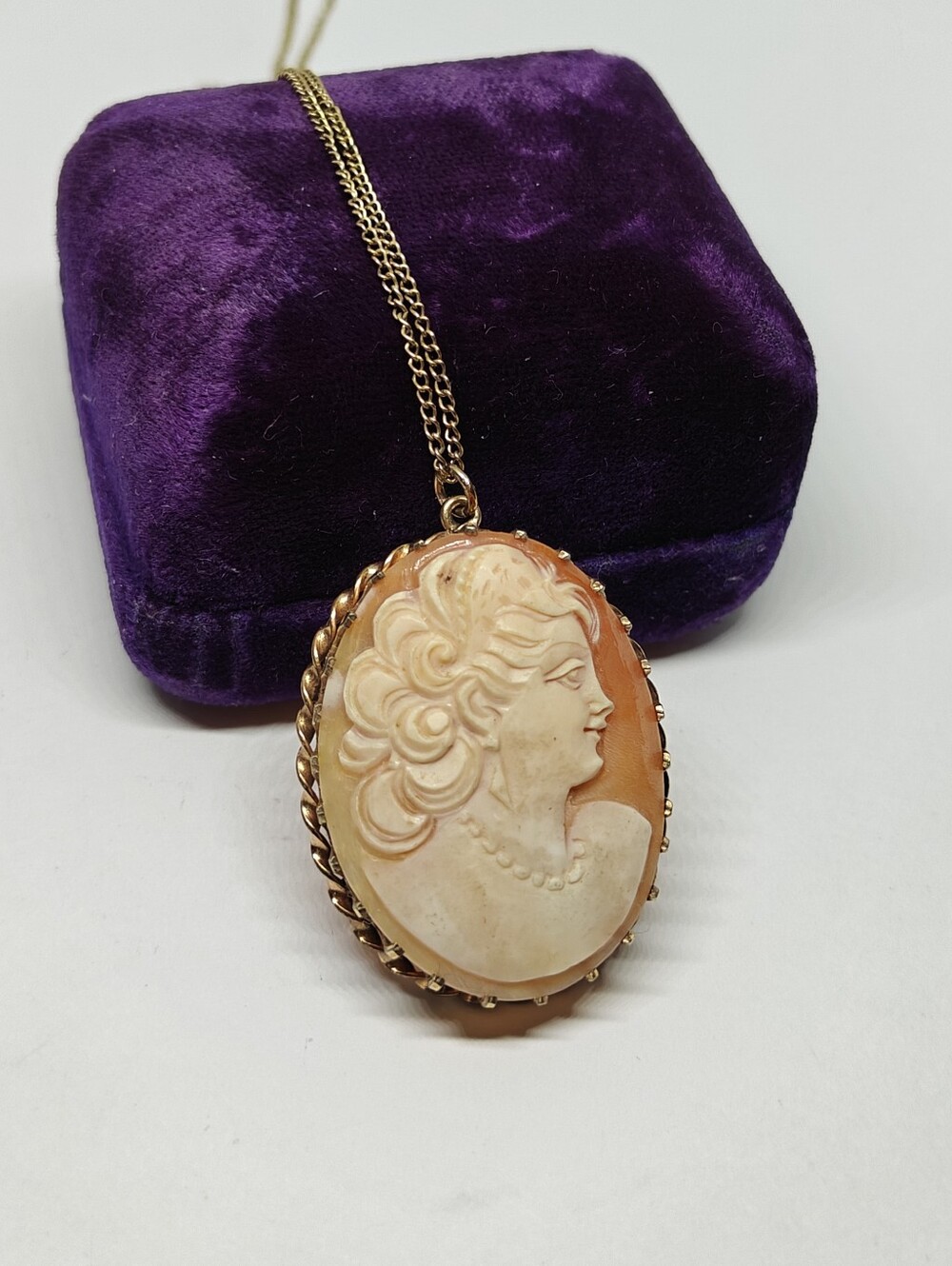 Vintage Antique Cameo Pendant Necklace - Picture 9 of 15